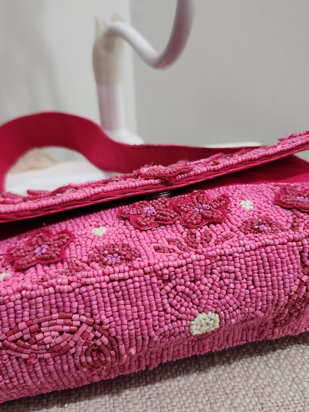 Kelly & Katie Pink Beaded Floral Shoulder Bag! - Picture 6 of 6